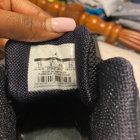 Black low top Jordan’s - Picture 3 of 4